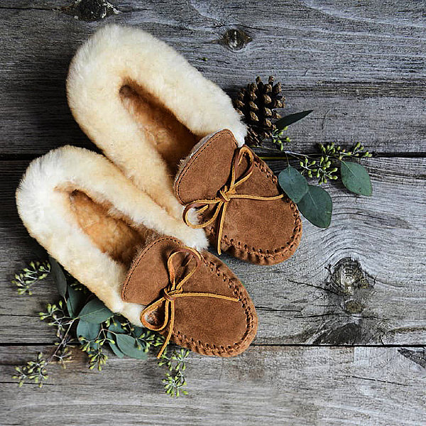 Best Sheepskin Slippers for Men Women Minnetonka