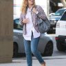 STYLE: People + Minnetonka.Celebrity Walk by Minnetonka   Drew Blyth Barrymore Дрю Бэ́рримор
американская актриса, продюсер и кинорежиссёр 