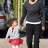 STYLE: People + Minnetonka.Celebrity Walk by Minnetonka Halle Berry/
Холли Берри,американская киноактриса с дочерью  Налой Ариэла Обри